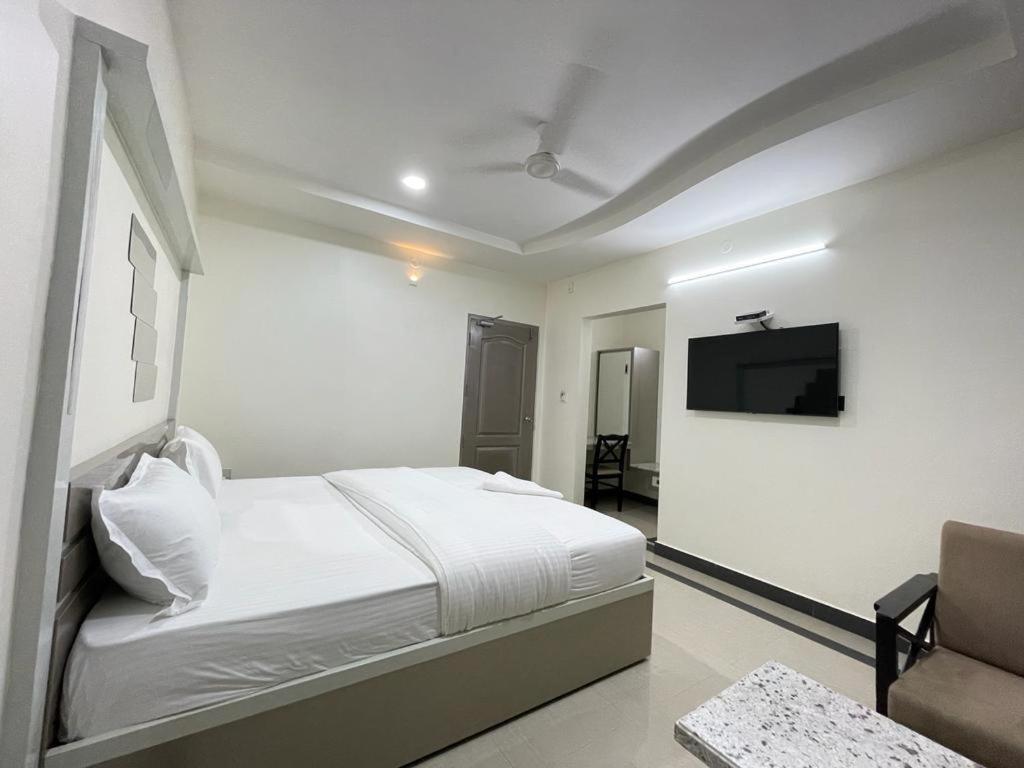 Sr Hotel Anakāpalle 외부 사진