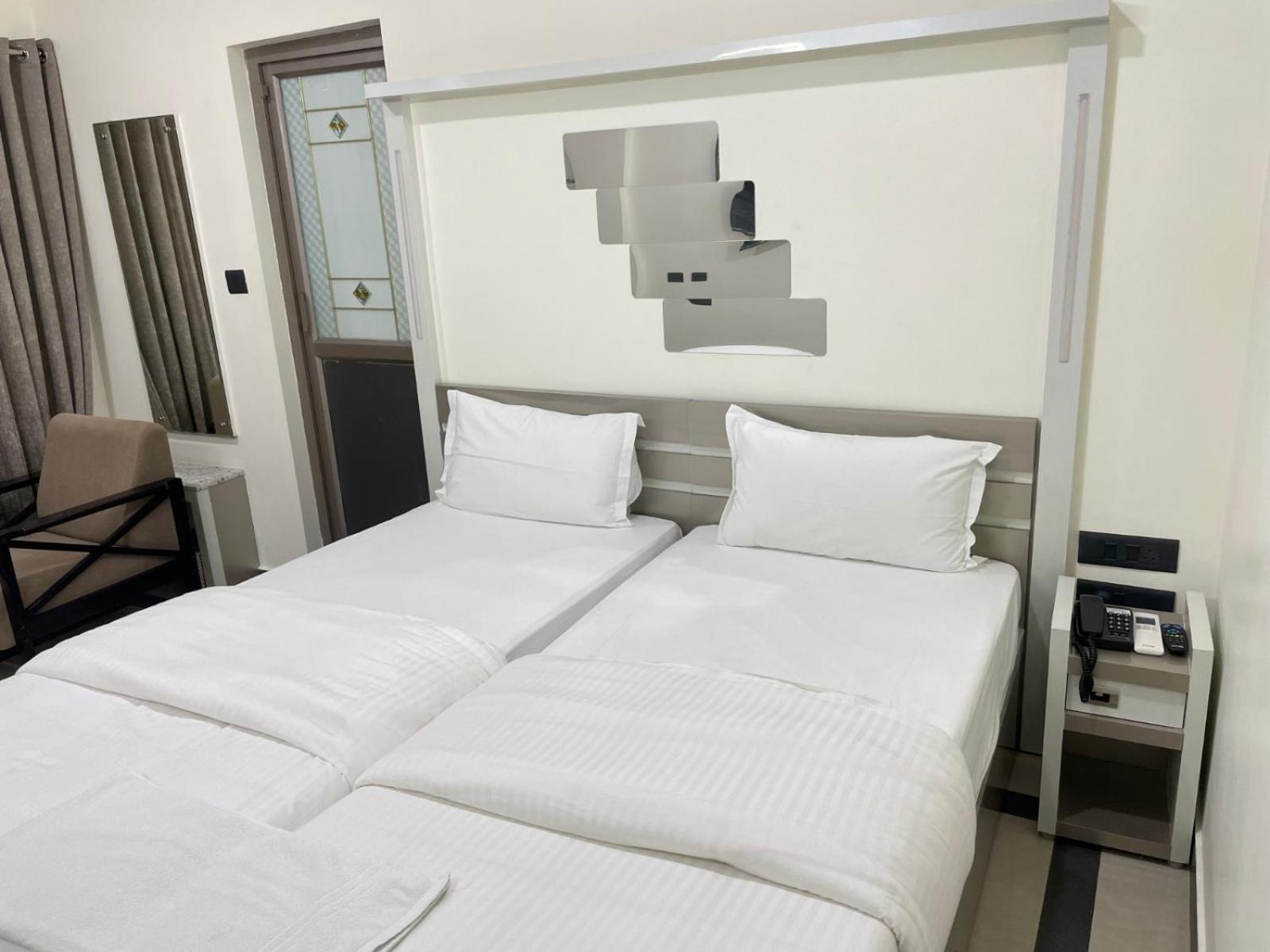 Sr Hotel Anakāpalle 외부 사진